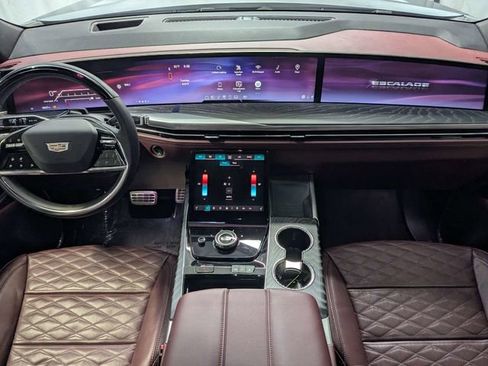 Used 2025 Cadillac Escalade Sport w/ LPO, ONYX Package RWD image 6