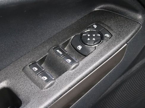 Used 2019 Ford EcoSport SE w/ SE Convenience Package FWD image 9
