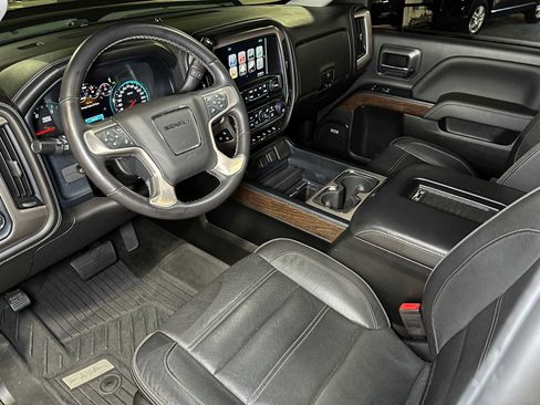 Used 2017 GMC Sierra 2500 Denali w/ Duramax Plus Package AWD/4WD image 28