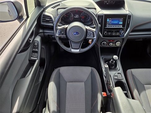 Used 2022 Subaru Crosstrek 2.0i Premium image 11