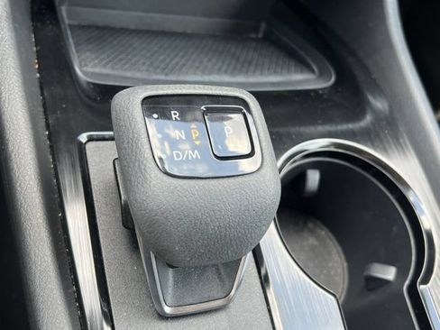 Used 2024 Nissan Rogue S AWD/4WD image 22