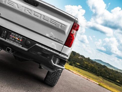 Used 2025 Chevrolet Silverado 1500 Custom Trail Boss AWD/4WD image 14