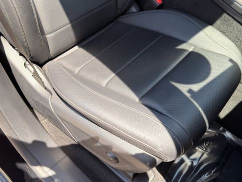 Used 2023 Mercedes-Benz GLE 450 4MATIC w/ Premium Package image 50