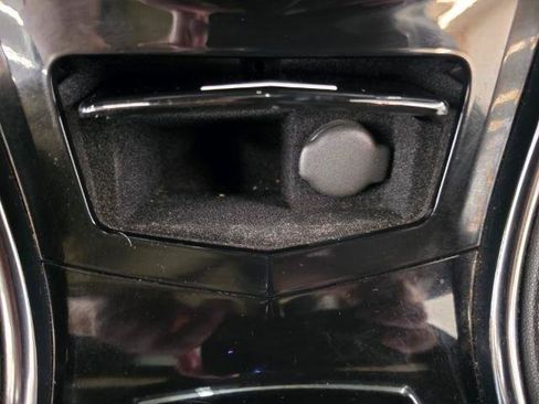 Used 2018 Chrysler 300 S AWD/4WD image 19