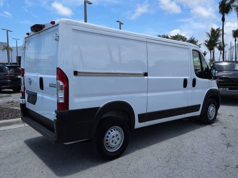 Used 2025 RAM ProMaster 2500 w/ Convenience Group FWD image 5