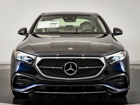 New 2026 Mercedes-Benz E 350 4MATIC Sedan image 2