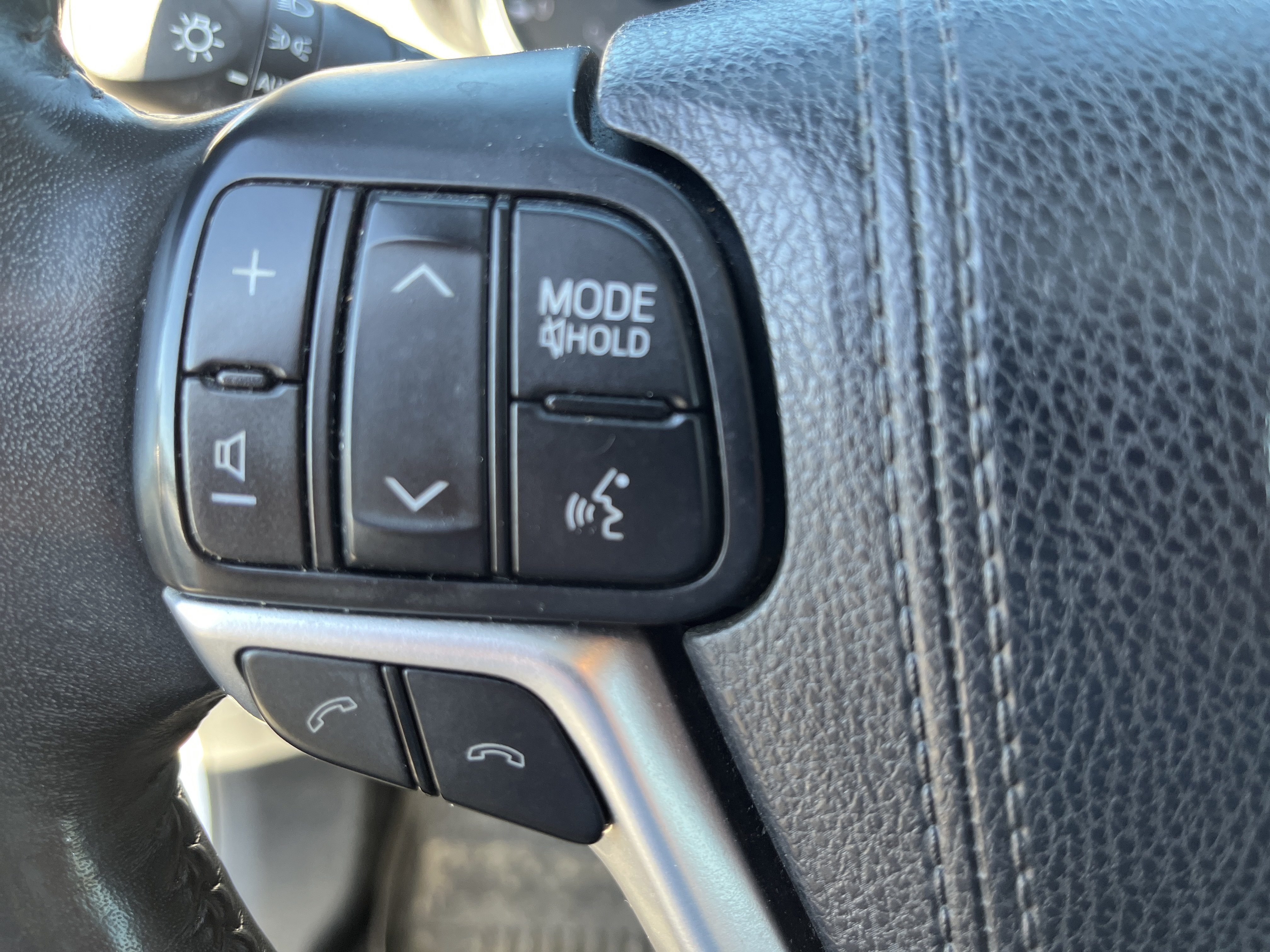 Used 2017 Toyota Highlander Limited Platinum AWD/4WD image 25