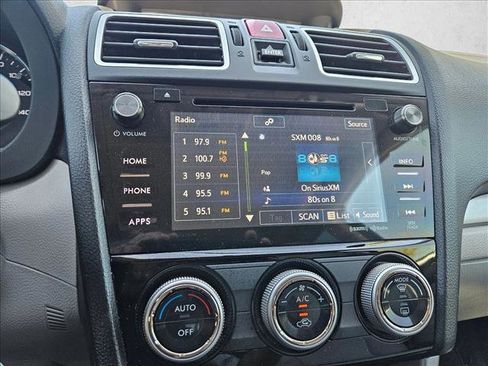 Used 2017 Subaru Forester 2.5i Premium image 13