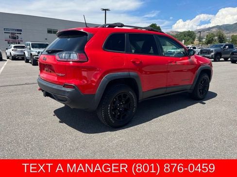 Used 2019 Jeep Cherokee Trailhawk w/ Comfort/Convenience Group AWD/4WD image 3