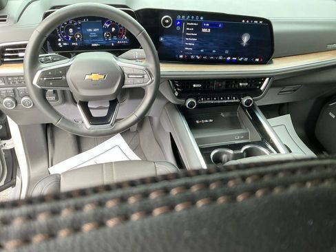 Used 2025 Chevrolet Tahoe High Country image 10