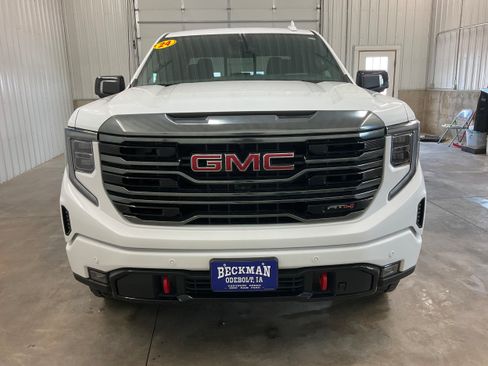 Used 2024 GMC Sierra 1500 AT4 w/ Technology Package AWD/4WD image 7