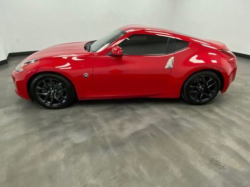 Used 2020 Nissan 370Z Coupe RWD image 3