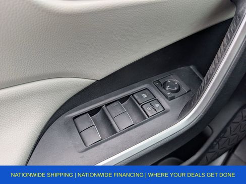 Used 2021 Toyota RAV4 XLE Premium image 32