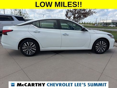 Used 2025 Nissan Altima 2.5 SV image 15