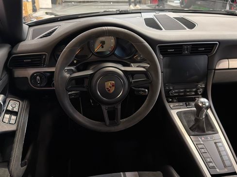 Used 2018 Porsche 911 GT3 RWD image 14