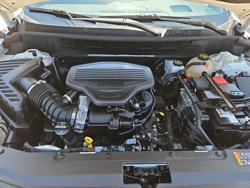 Used 2022 Cadillac XT6 Premium Luxury w/ Technology Package FWD image 27