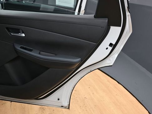 Used 2026 Nissan Leaf SV+ w/ Floor Mat Package (SV+) FWD image 35