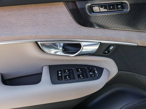New 2026 Volvo XC90 T8 Plus w/ Protection Package Premier AWD/4WD image 28