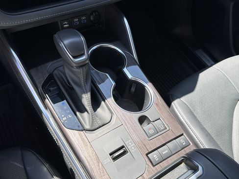 Used 2022 Toyota Highlander Limited image 30