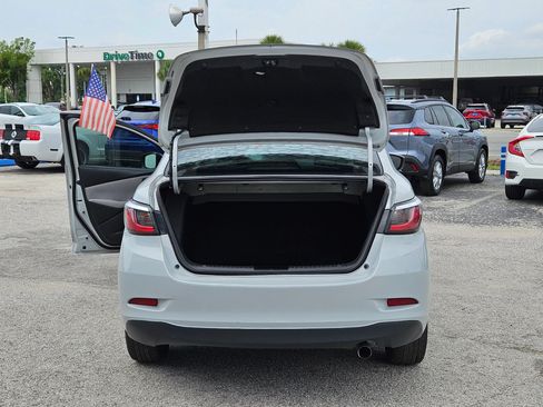 Used 2019 Toyota Yaris L FWD image 16