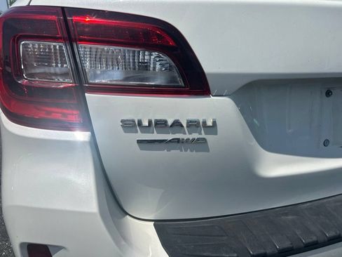 Used 2015 Subaru Outback 2.5i Limited AWD/4WD image 4