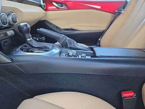 Used 2017 MAZDA MX-5 Miata RF Grand Touring image 22
