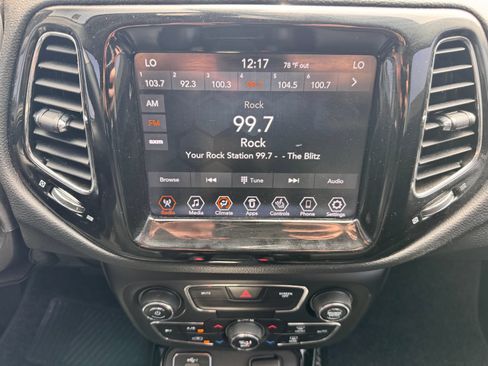 Used 2019 Jeep Compass Limited FWD image 21