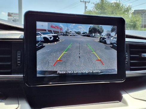 Used 2021 Ford Explorer XLT w/ Equipment Group 202A RWD image 16