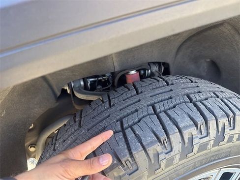 Used 2023 GMC Sierra 2500 AT4 w/ AT4 Preferred Package image 14