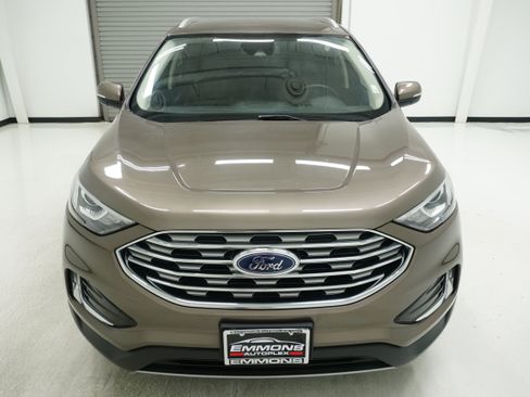 Used 2019 Ford Edge Titanium FWD image 2