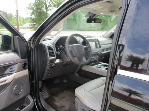 Used 2018 Ford Expedition Max XLT w/ Equipment Group 202A image 15