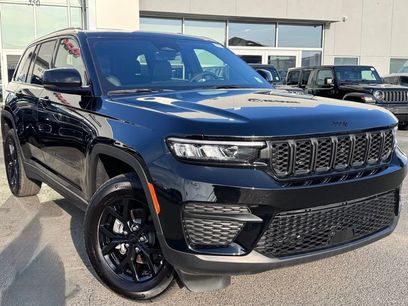 Used 2025 Jeep Grand Cherokee Altitude
