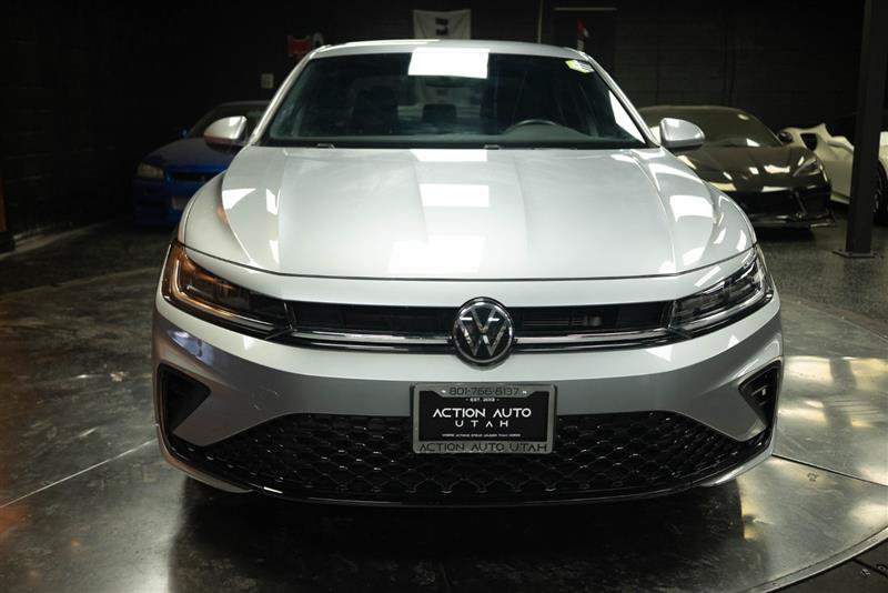 Used 2025 Volkswagen Jetta Sport FWD image 3