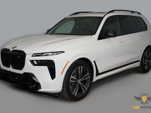 Used 2023 BMW X7 M60i image 3