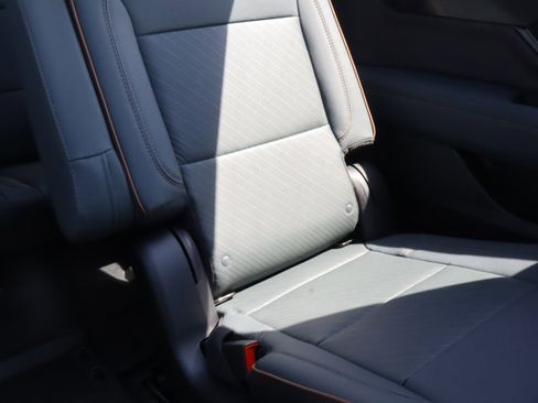 New 2026 GMC Yukon AT4 w/ AT4 Premium Plus Package AWD/4WD image 14