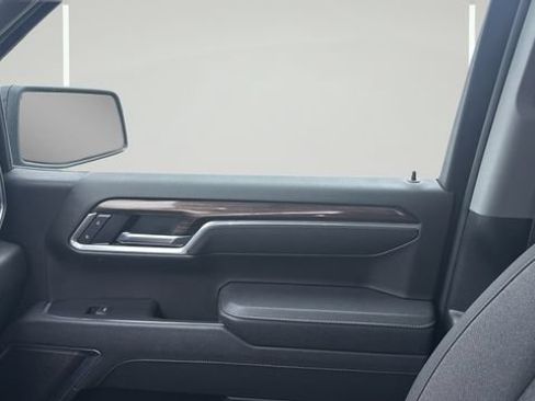 Used 2025 Chevrolet Silverado 1500 LT AWD/4WD image 22