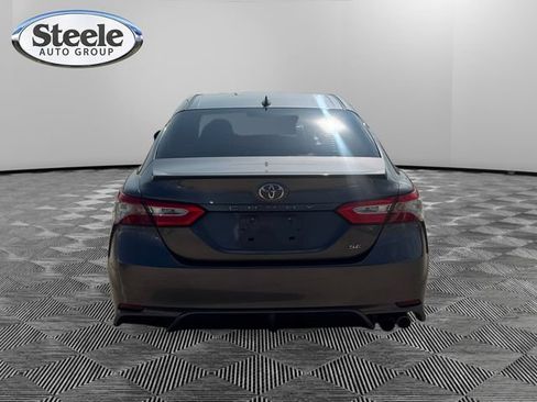 Used 2019 Toyota Camry SE FWD image 4