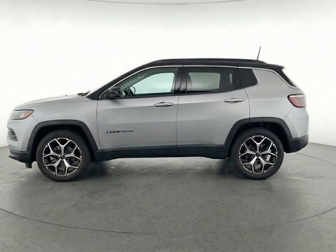 Used 2025 Jeep Compass Limited image 5