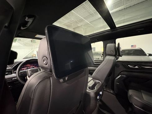 Used 2024 GMC Yukon Denali w/ Advanced Technology Package AWD/4WD image 46