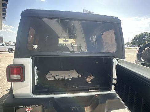 Used 2021 Jeep Wrangler Unlimited Sport image 16