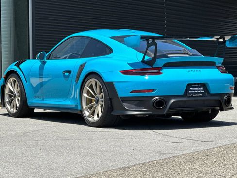 Used 2018 Porsche 911 GT2 RS RWD image 3