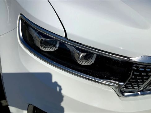 Used 2022 Jeep Grand Wagoneer Series III w/ HD Trailer Tow Package image 29