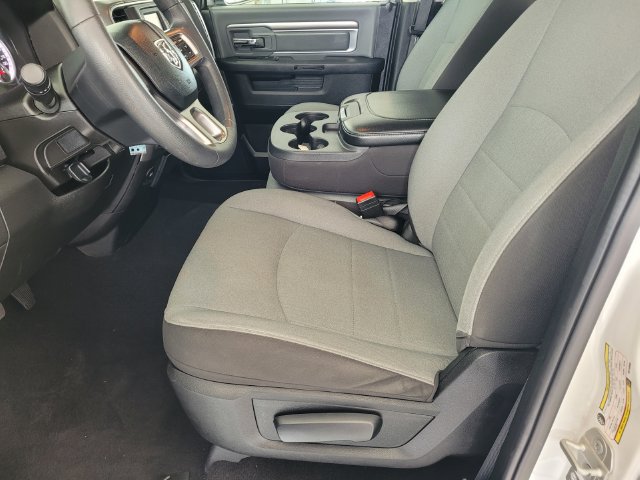 Used 2024 RAM 1500 Classic SLT AWD/4WD image 17
