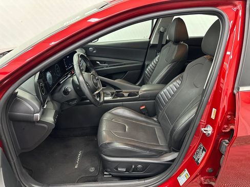 Used 2023 Hyundai Elantra Limited FWD image 9