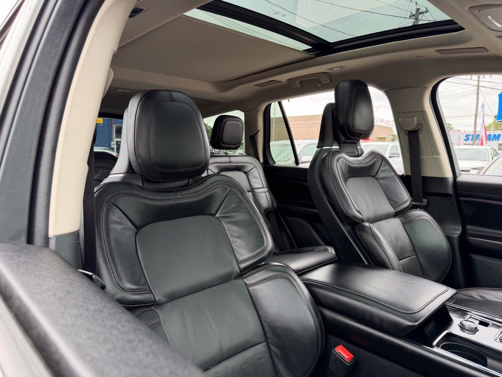 Used 2023 Lincoln Aviator Grand Touring w/ Equipment Group 301A AWD/4WD image 9