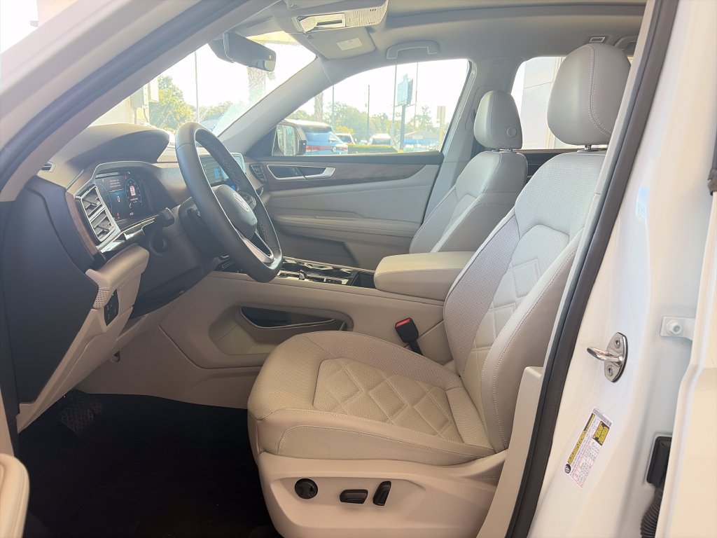 Certified 2024 Volkswagen Atlas SE w/ Panoramic Sunroof Package FWD image 10
