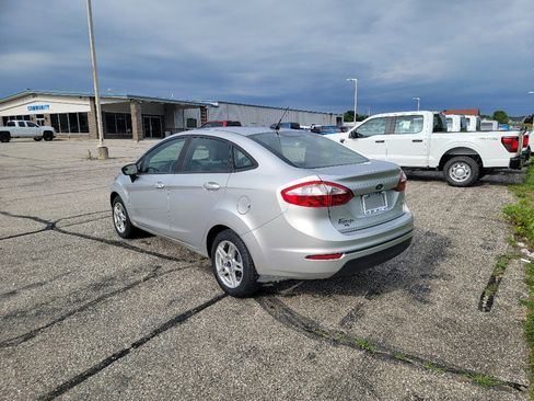 Used 2019 Ford Fiesta SE FWD image 6