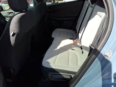 Used 2023 Ford Escape Active w/ Tech Pack #1 AWD/4WD image 11