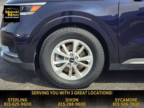 Used 2024 Kia Carnival LX image 16