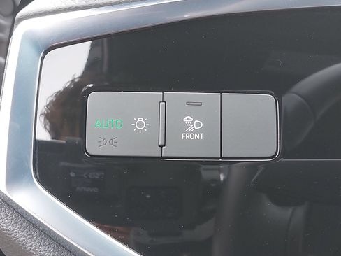 Certified 2025 Audi Q3 2.0T Premium w/ Convenience Package AWD/4WD image 29